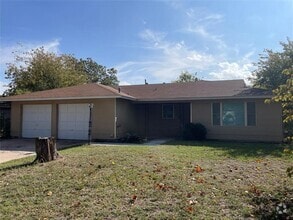 Building Photo - 401 Bryant Rd