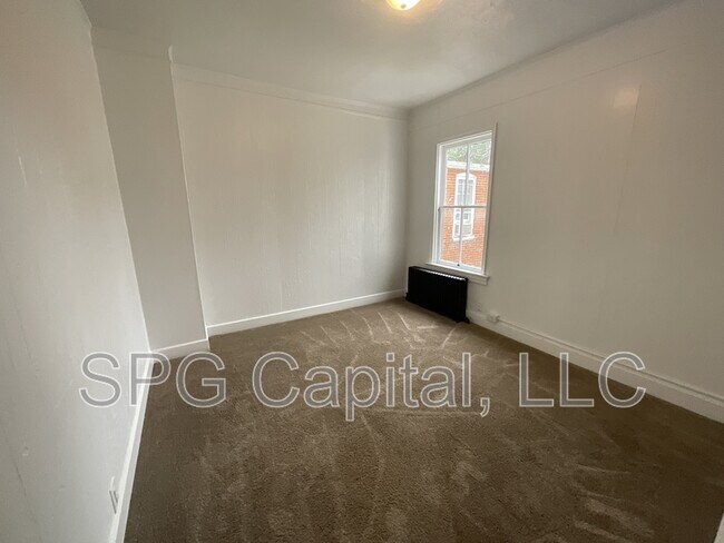 Building Photo - 19 S Lee St