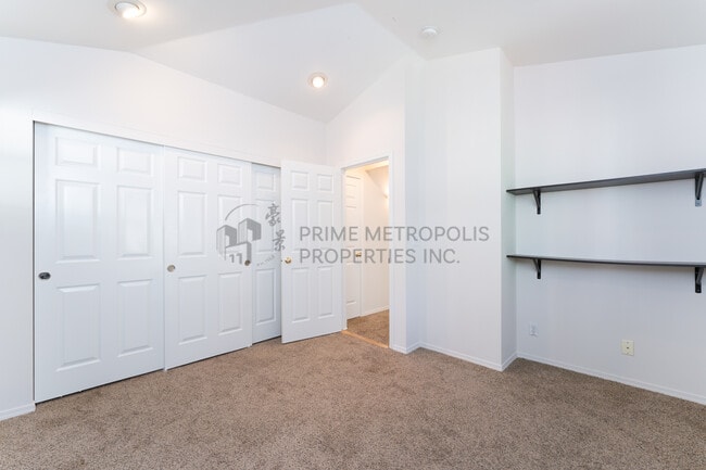 Building Photo - 9808 NE 130th Pl