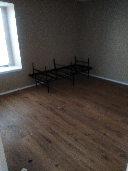 Building Photo - 415 Valley Mills Dr