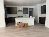 Building Photo - 3 Bed/2.5 Bathroom house in South Jordan