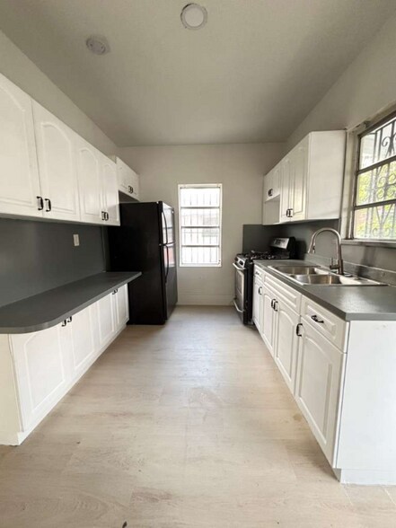 Building Photo - 2035 NW 26th St