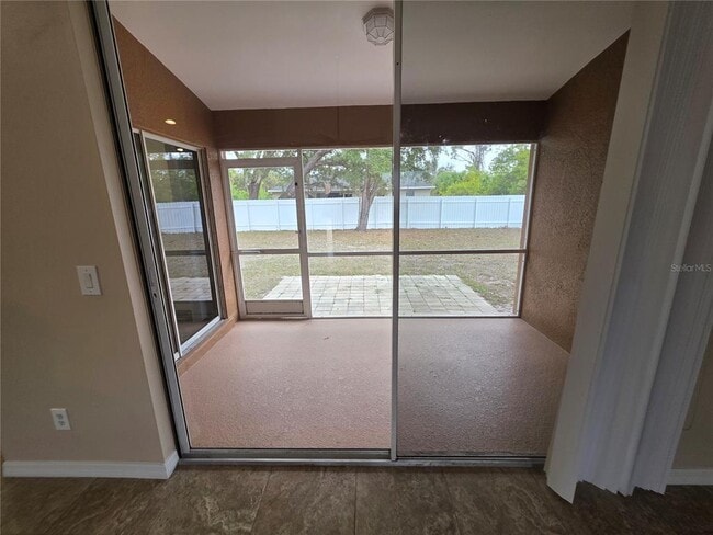 Building Photo - 1644 Dawnview St