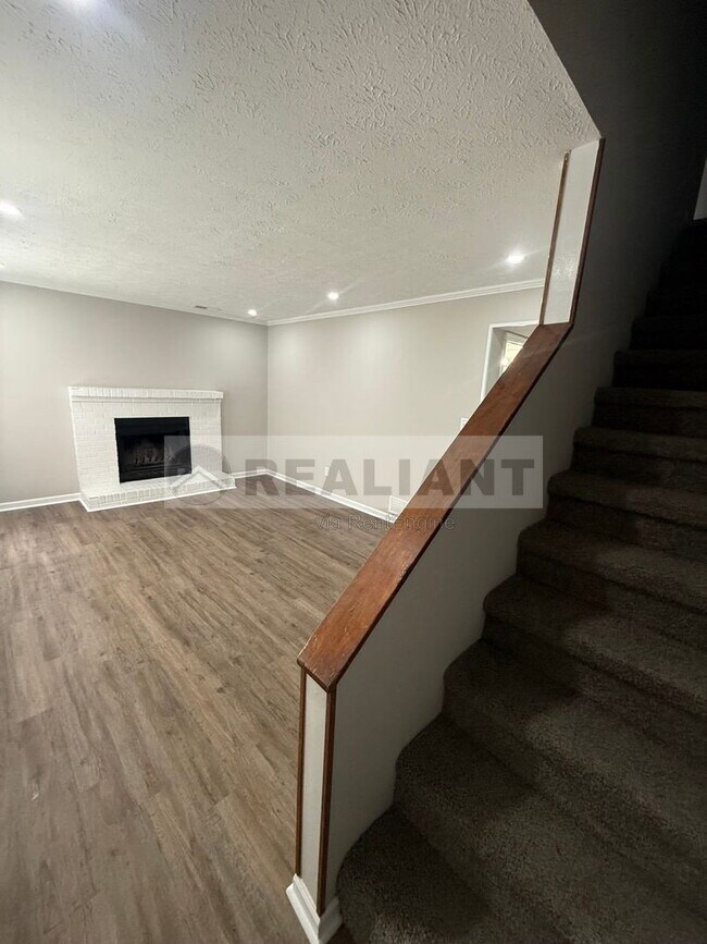 Building Photo - 3107 Glenridge Cir