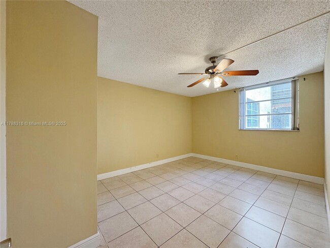 Building Photo - 410 NW 68th Ave