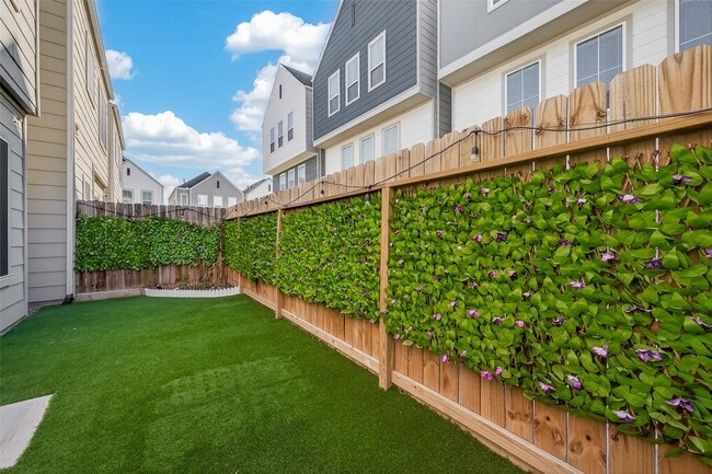 Building Photo - 7707 Johanna Pk Dr