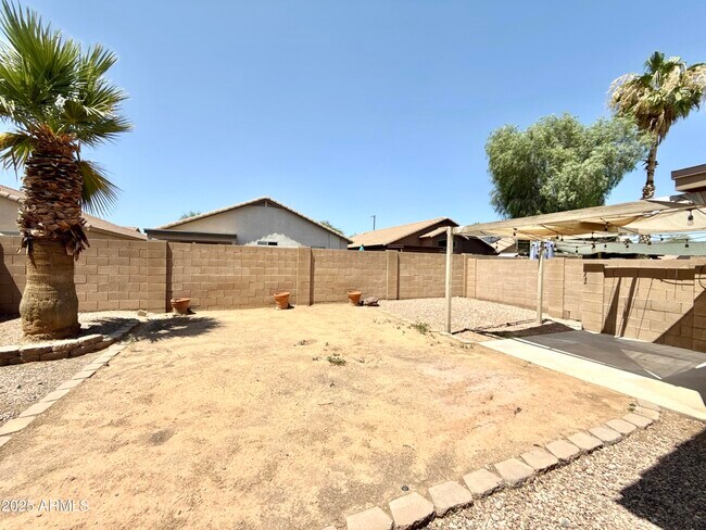 Building Photo - 13740 W Keim Dr
