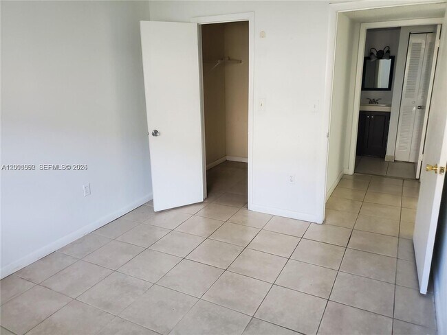 Building Photo - 7423 SW 152nd Ave