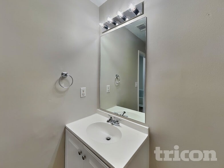 Building Photo - 1057 Misty Meadows Point