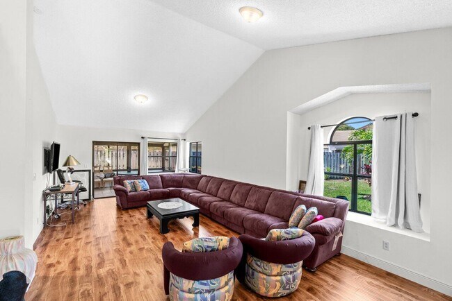Building Photo - 4830 Brighton Lakes Blvd