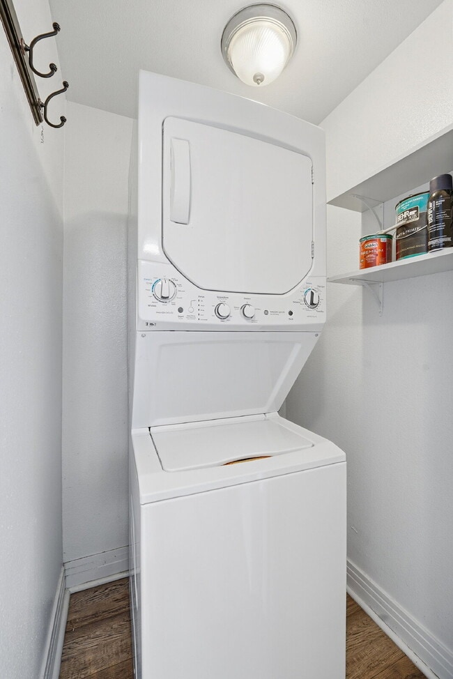 Building Photo - $1,545.95 with Free the first month's rent, 1 Bed - 1 Bath, Condo in Denver with Washer and Dryer!