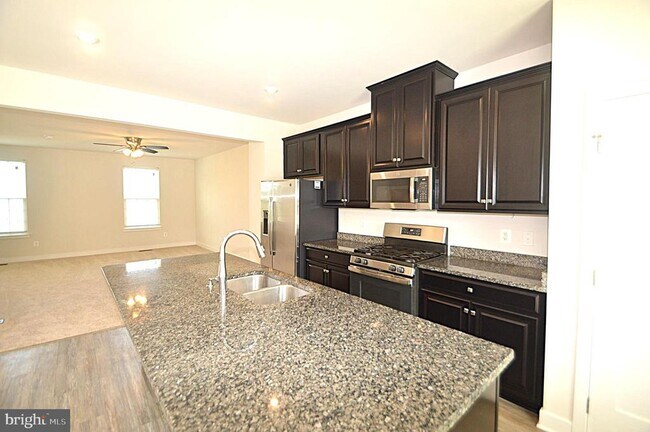 Building Photo - 11328 Willow Green Cir