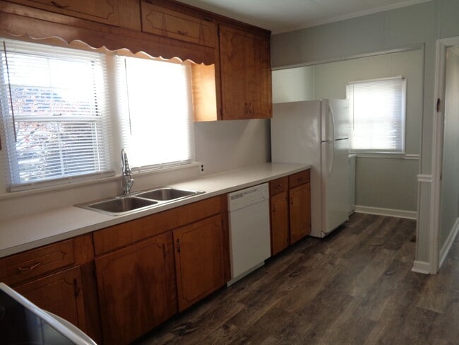 Building Photo - Kernersville Location-2 Bedroom House