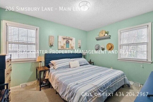 Building Photo - 206 Simsbury Ln