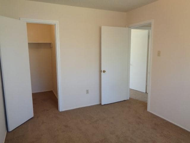 Building Photo - 4002 Cloverbrook Dr