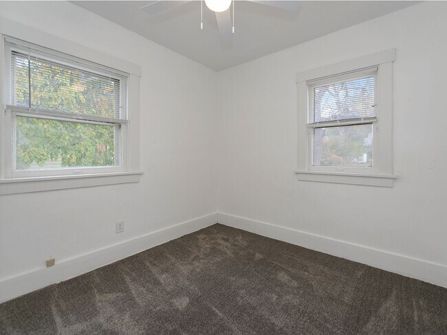 Building Photo - 2706 Crown Point Avenue