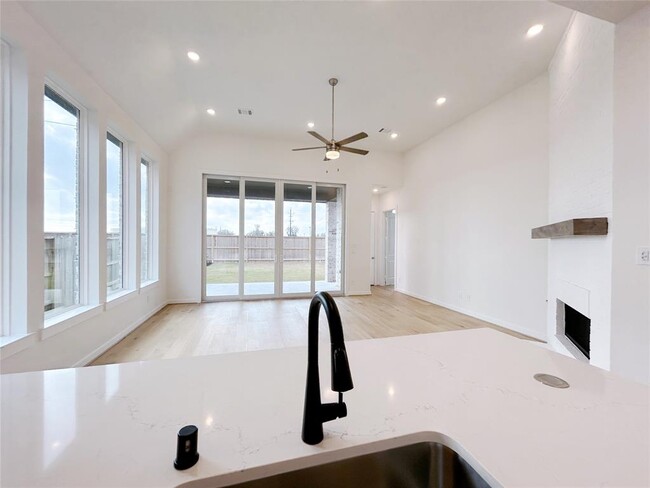 Building Photo - 5222 Tahoe Ct