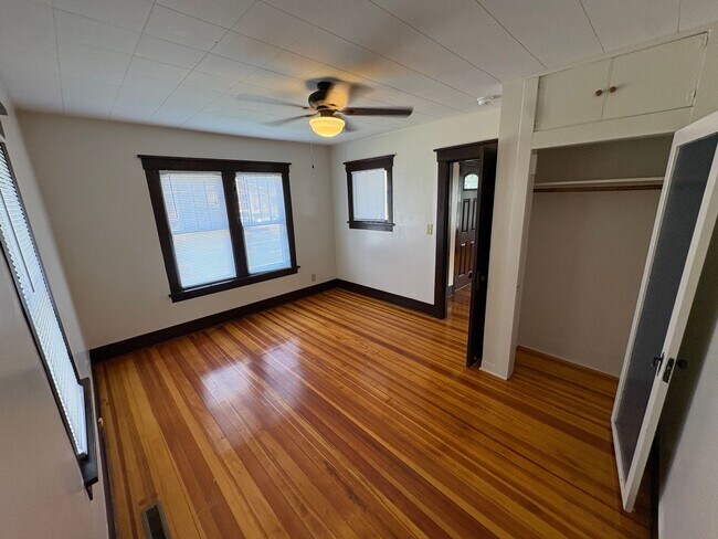 Building Photo - 2209 Hawthorne Ave