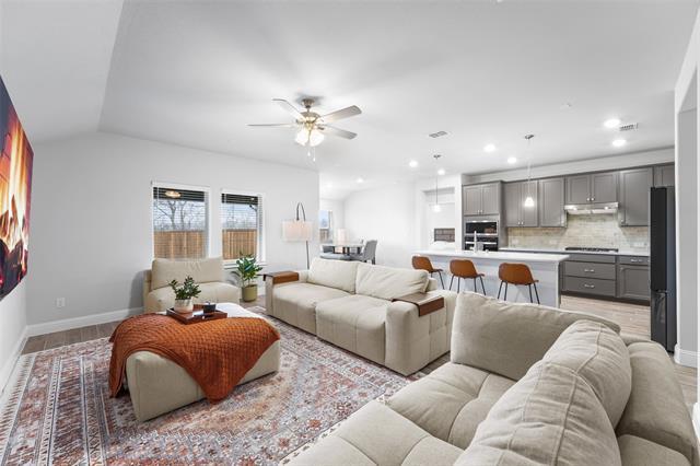 Building Photo - 1404 Kade Ave