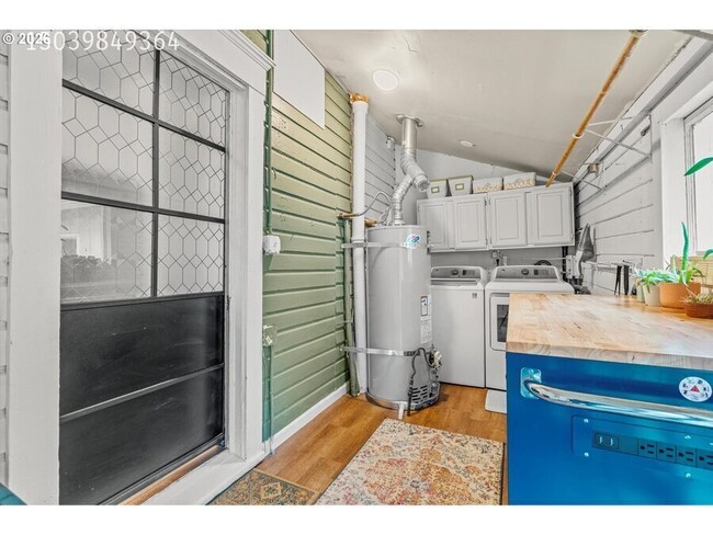 Building Photo - 310 N School St