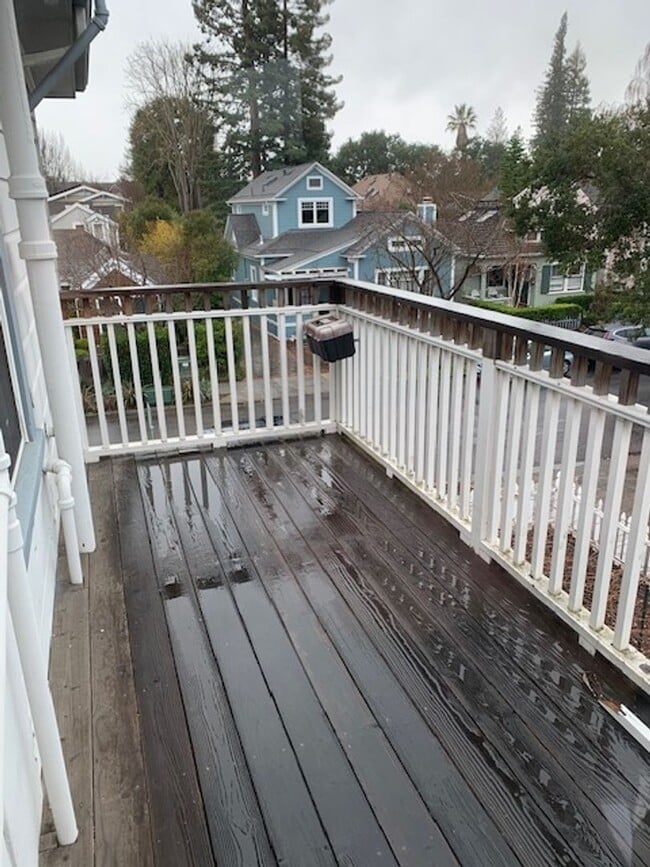 Building Photo - 453 Channing Ave
