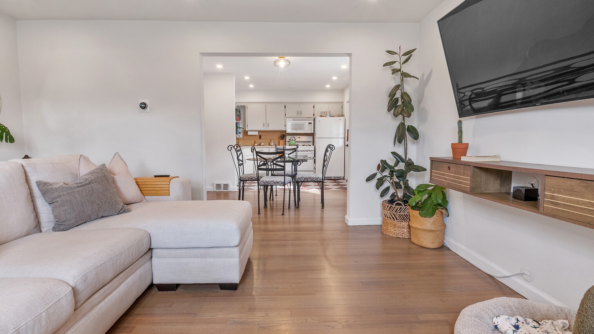 Building Photo - 44 Schlosser Dr