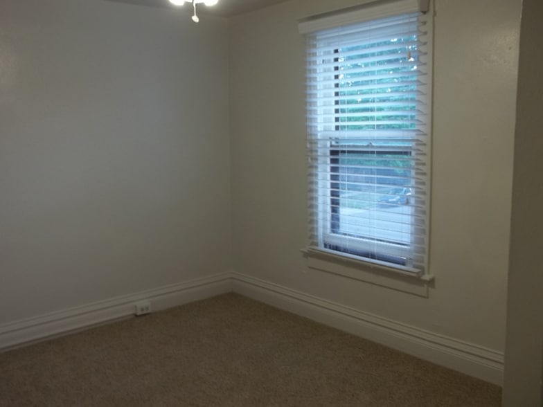 Building Photo - 900 S Pennsylvania St