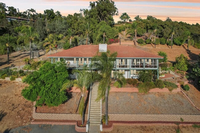 Building Photo - 2908 Lakemont Dr