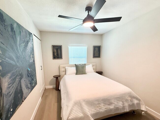 Building Photo - 201 S Mitchell St