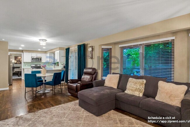 Building Photo - 905 224th Ave NE