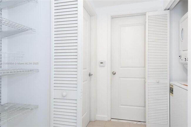 Building Photo - 333 NE 24th St