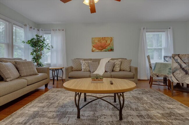 Building Photo - 1001 Watts St