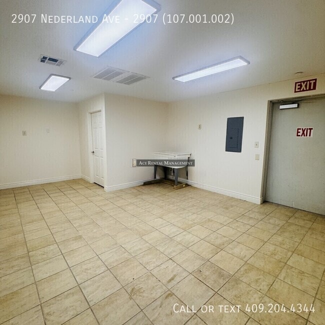 Building Photo - 2907 Nederland Ave