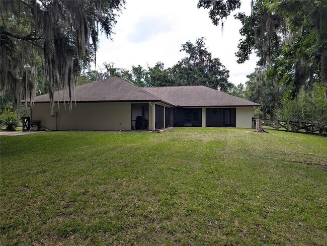 Building Photo - 8930 SE 17th Ct
