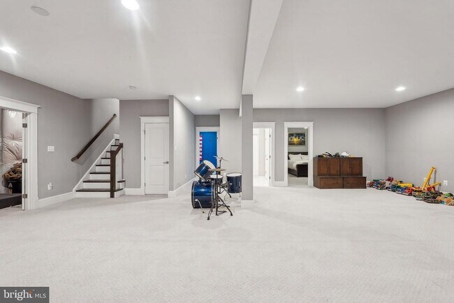 Building Photo - 6636 Gordon Ave
