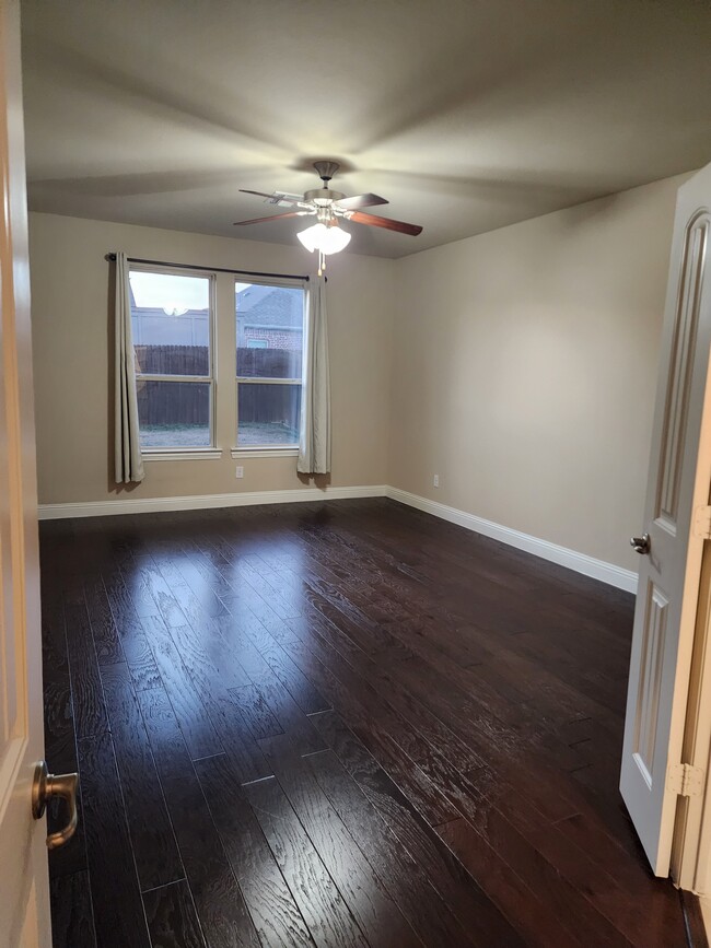 Large master bedroom (downstairs) - 4020 BLESSINGTON DR