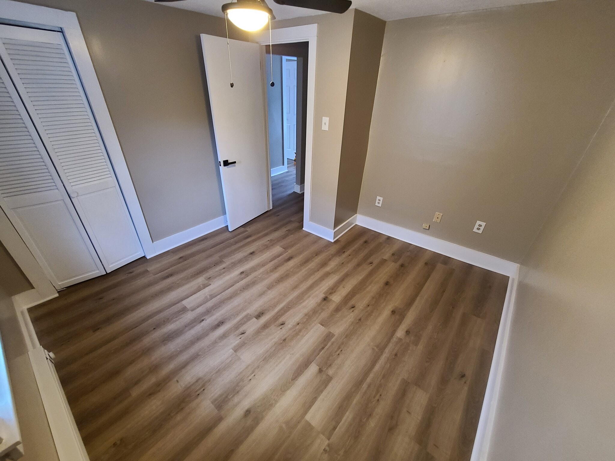 Building Photo - 130 Woodlawn Ave