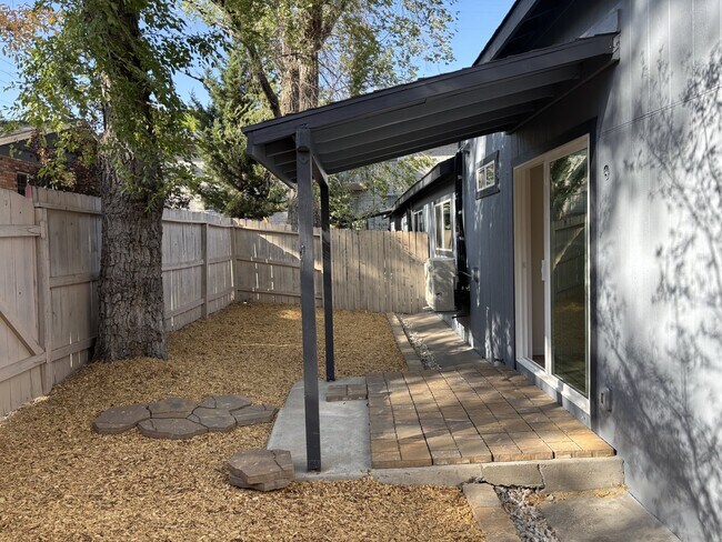 Building Photo - 3036 Plumas St