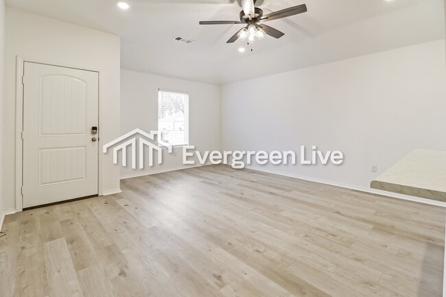 Building Photo - 167 Meadow Dr