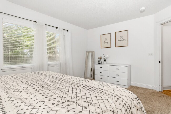 Building Photo - 3187 S Signorello Ln