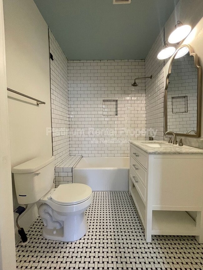 Building Photo - 301 Fletcher St SW