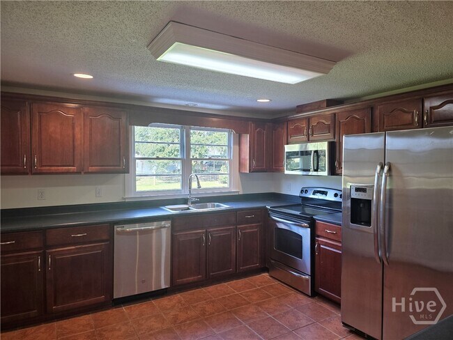 Building Photo - 807 Pound Rd