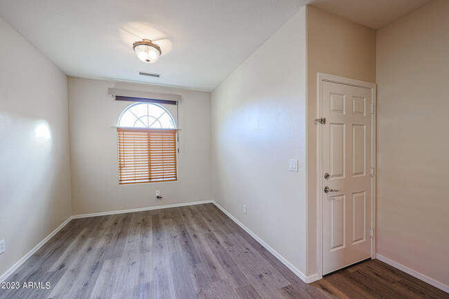 Building Photo - 20500 N 262nd Ave