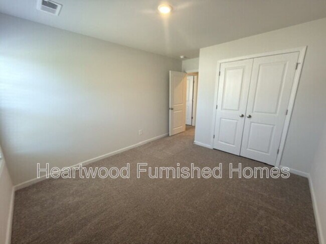 Building Photo - 121 Bartlett Dr