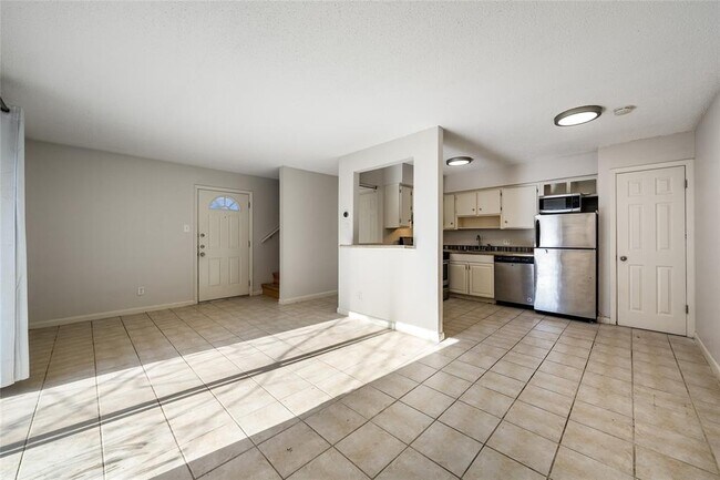 Building Photo - 2304 Barton Village Cir