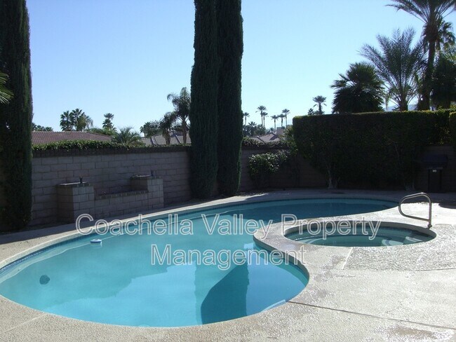 Building Photo - 36532 Vía Abeja