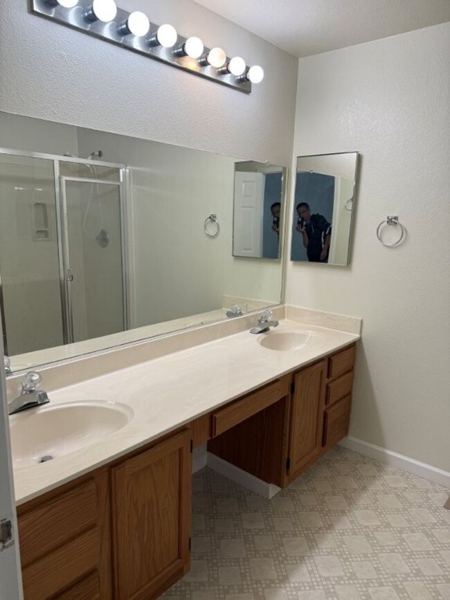 Building Photo - Modern 3 Bedroom Condo w/ Garage Vacaville...
