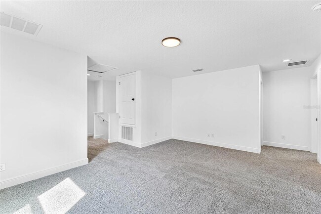 Building Photo - 7902 Syracuse Dr