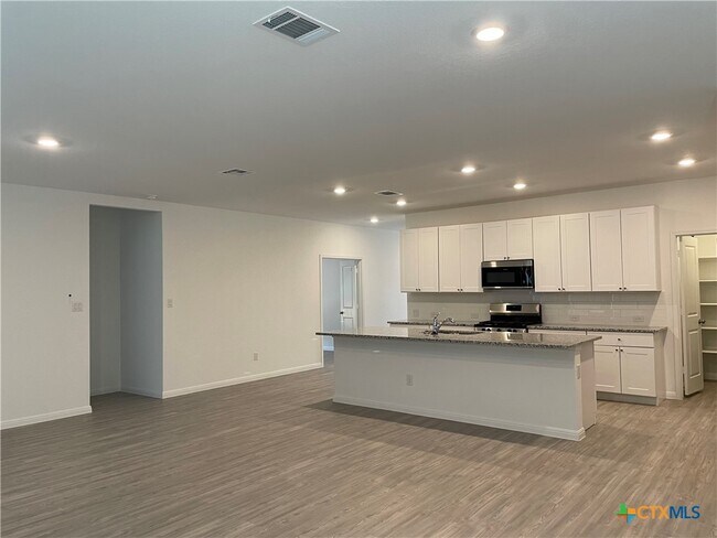 Building Photo - 447 Butterfly Bush Ct