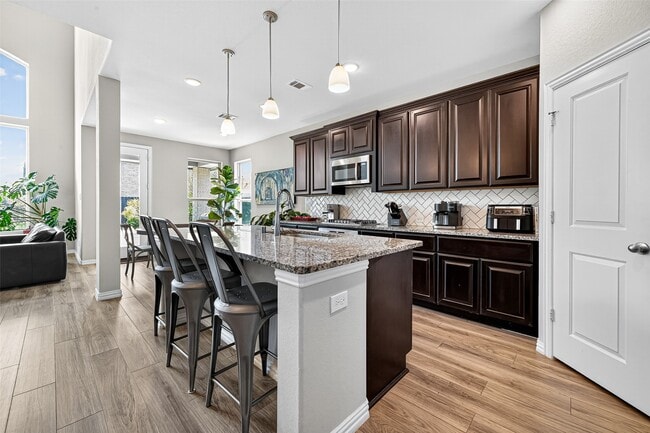 Building Photo - 3811 Lake Falls Dr